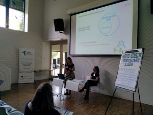 Kateřina Mácová a Eva Horváthová (COŽP a CzechGlobe) představují ekosystémové služby z pohledu environmentální ekonomie (Brno)